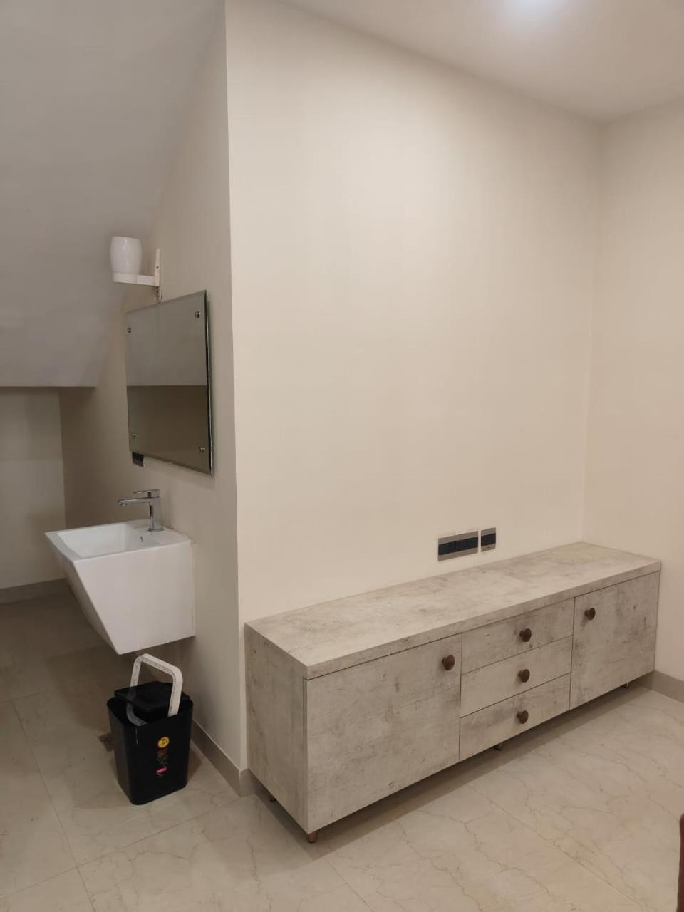 Villa In Vrindavan, Hare Krishna M Exterior photo